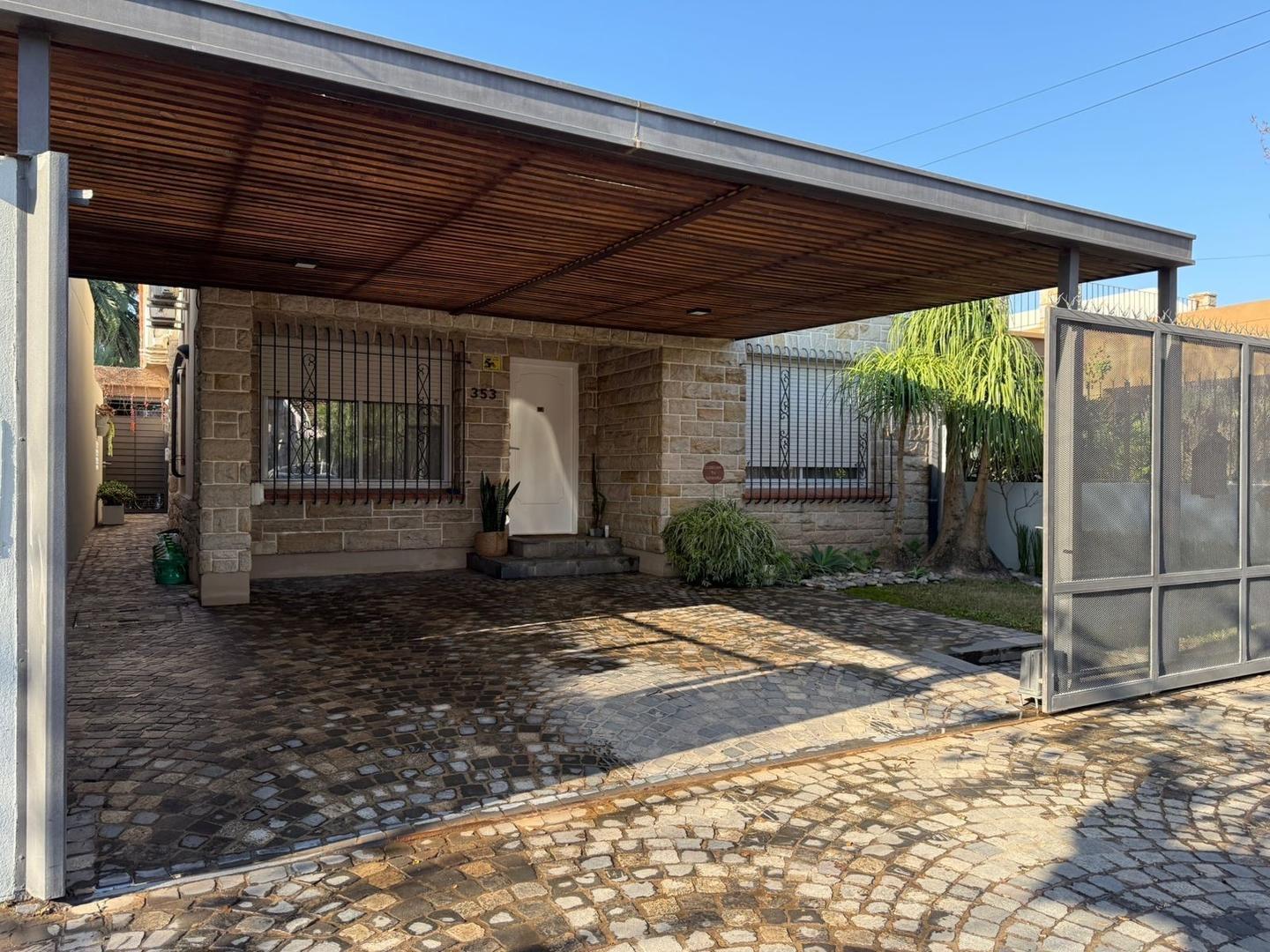 CASA EN VENTA - MERLO CENTRO