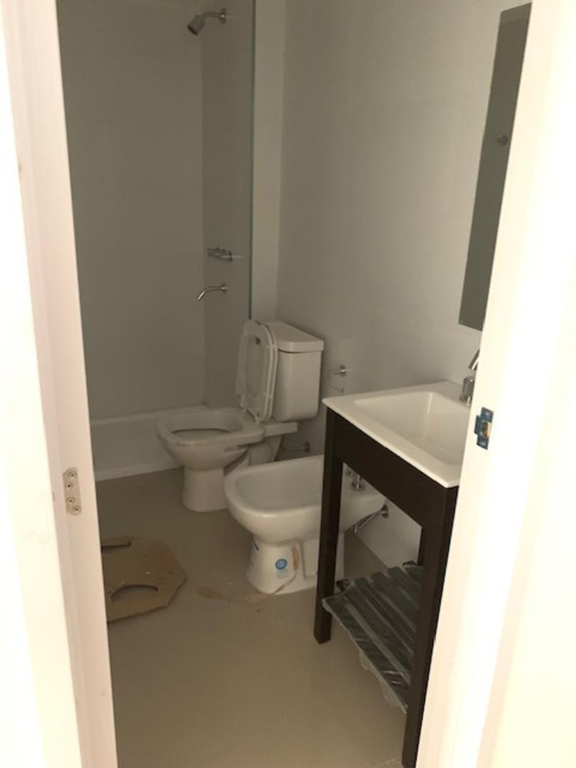 Oficina 2 ambientes con 1 baño