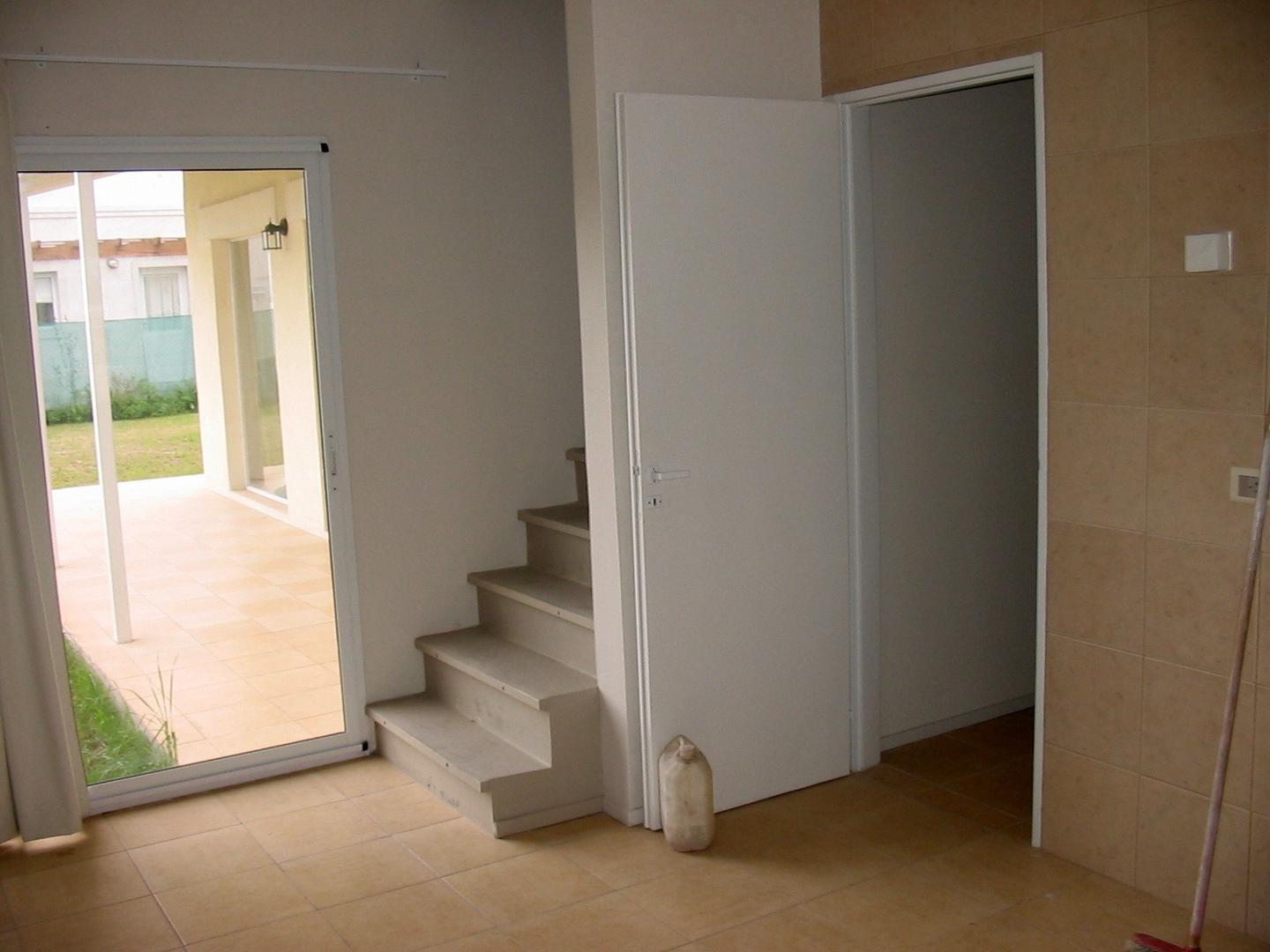 Casa en dos plantas de 5 ambientes