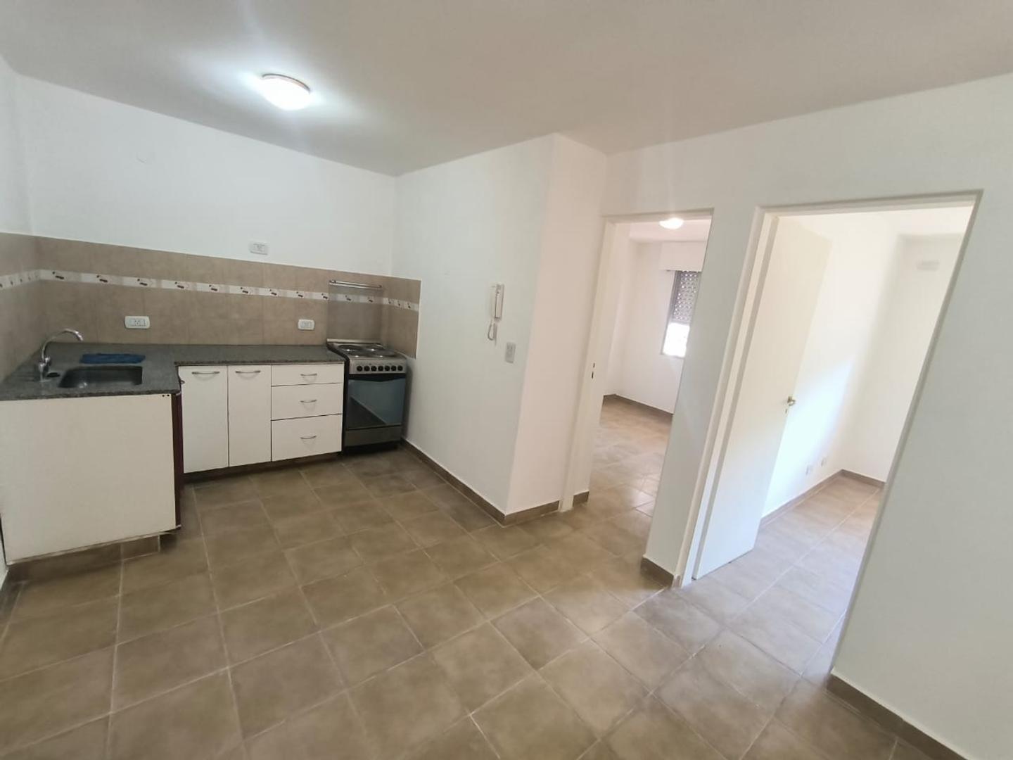 Departamento en Alquiler en Jose Clemente Paz, $ 600.000