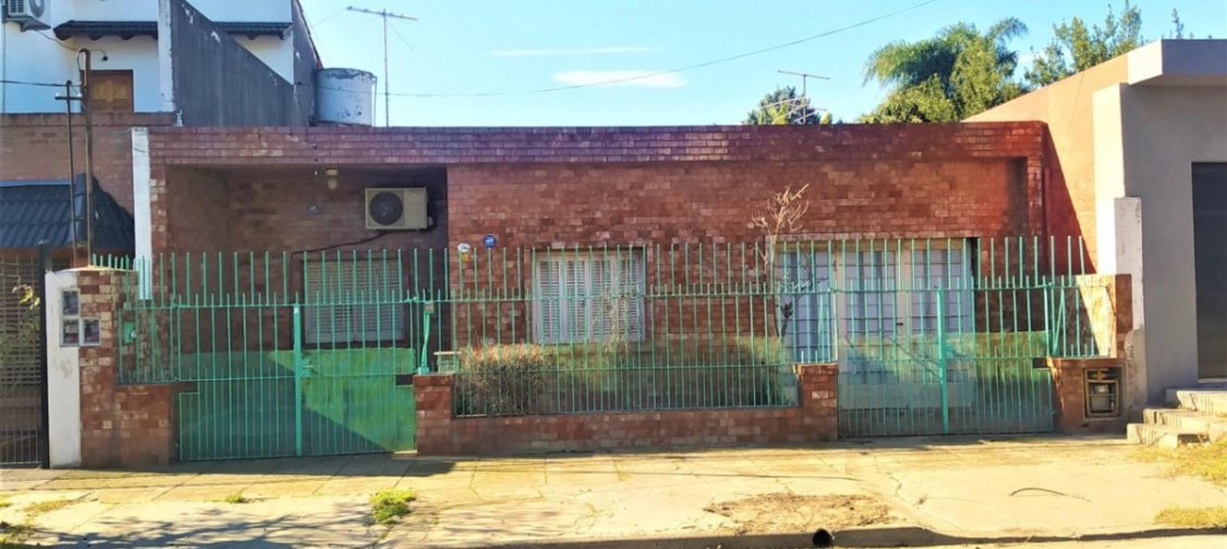 Casa 4 Ambientes Con Garage Lote Propio