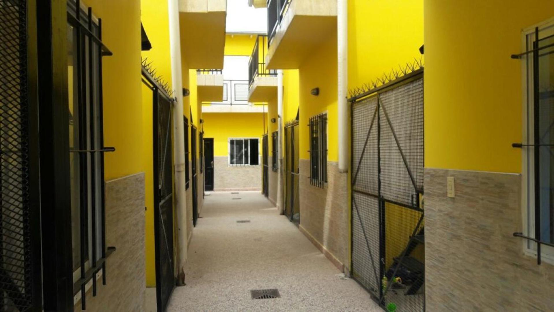 SE ALQUILA DUPLEX EN GONZALEZ CATAN