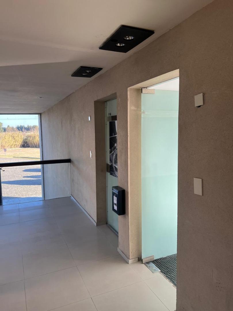 Oficina en Alquiler en Benavidez, $ 900.000