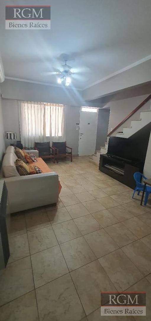 Casa 6 ambientes con 4 baños