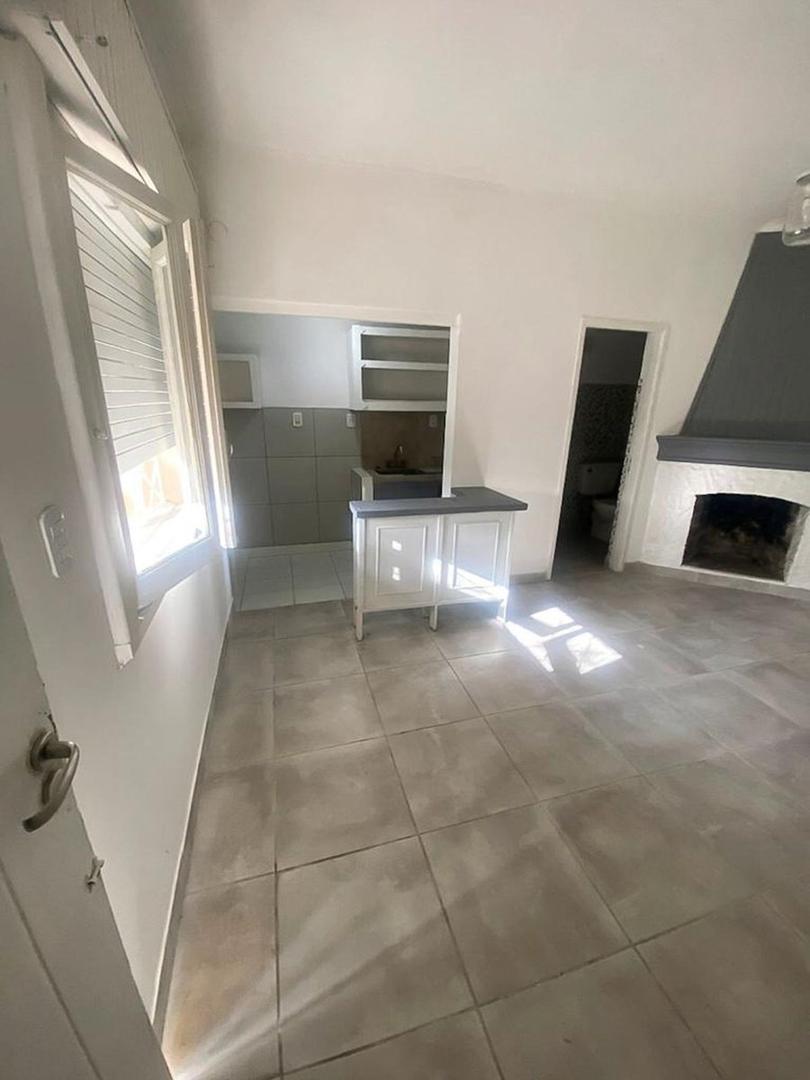 Depto Tipo Casa en Alquiler en City Bell, $ 650.000