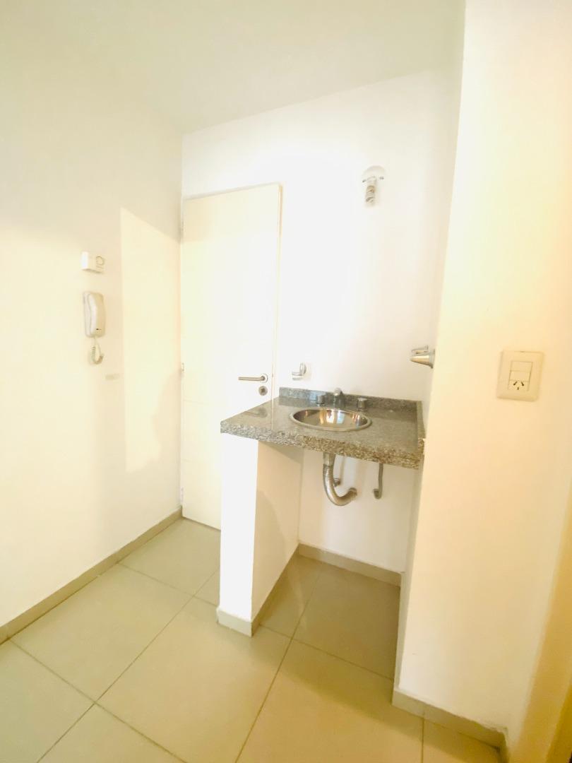 Esquiú 400 , Piso 6