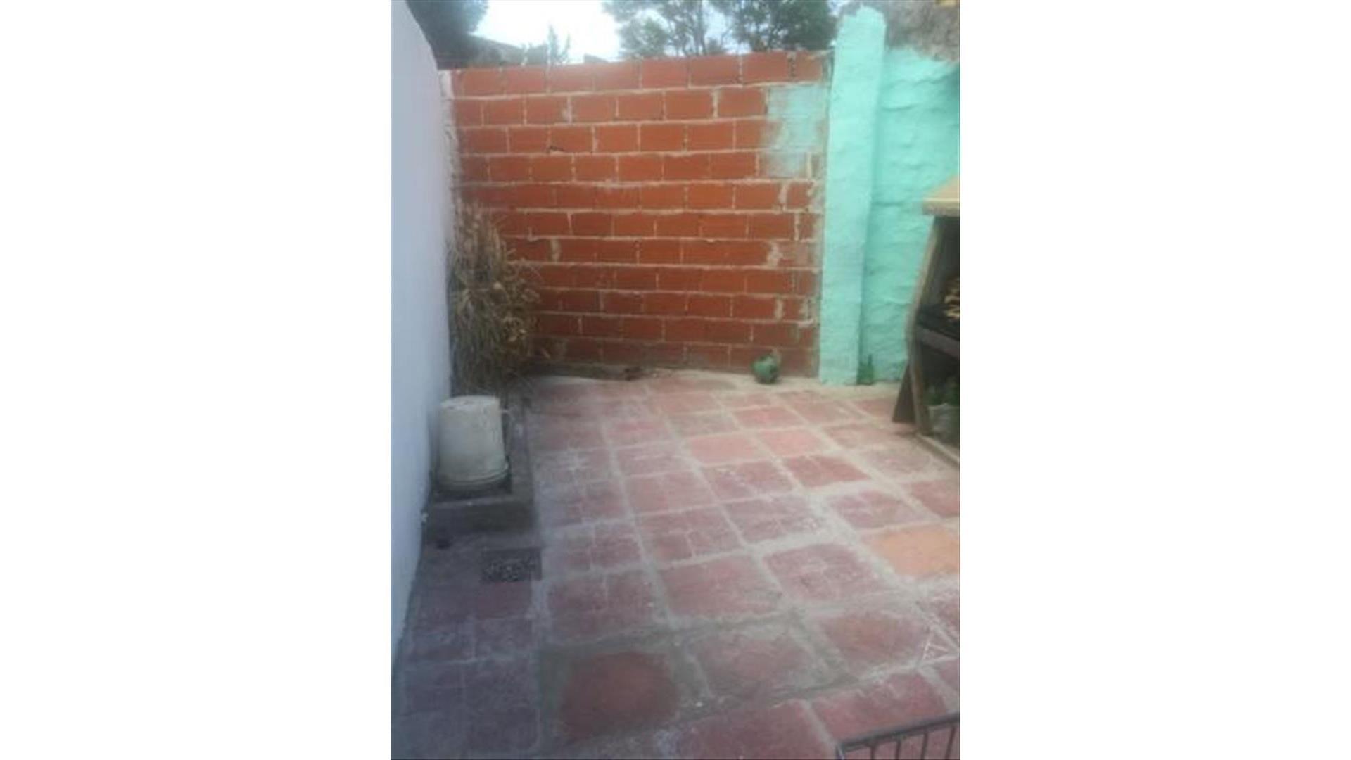 Depto Tipo Casa en Venta con 1 cocheras