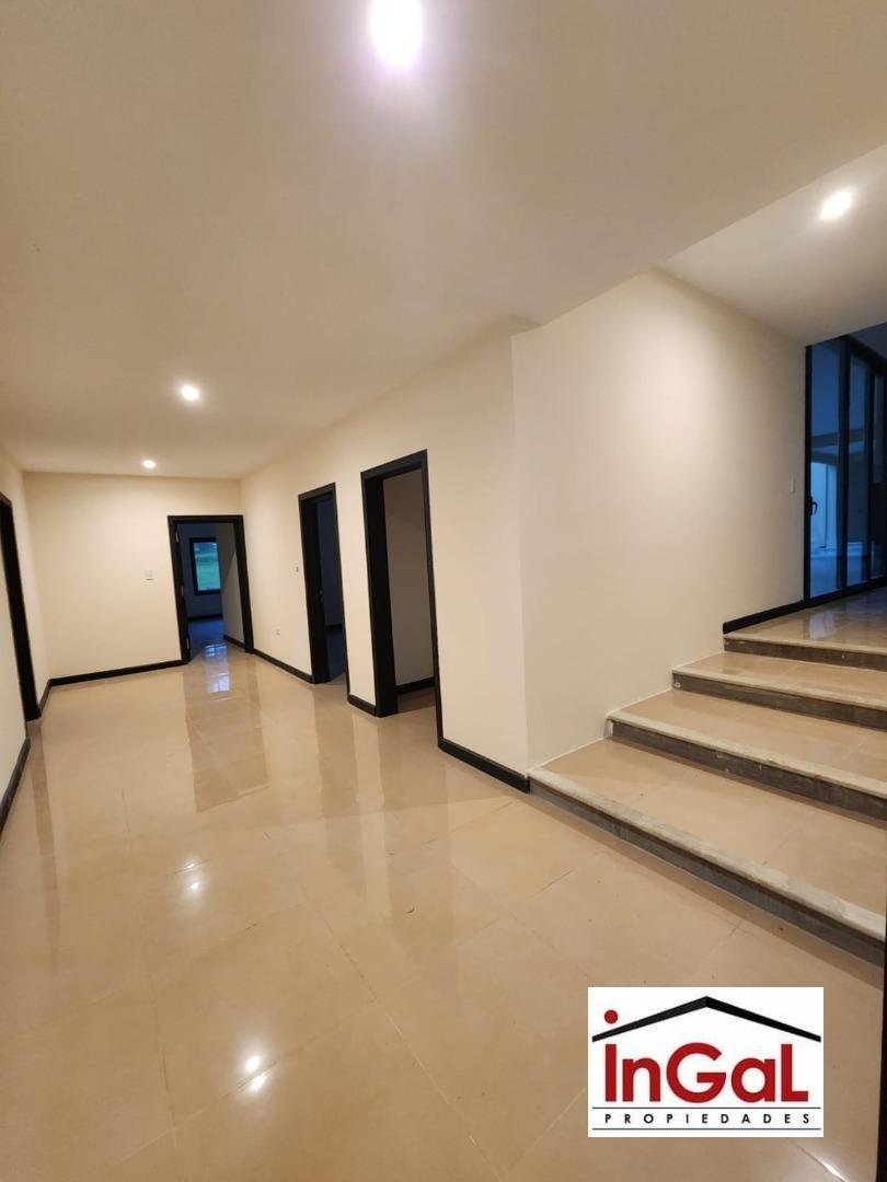 Casa en Venta al Este