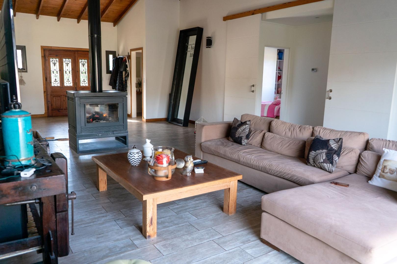 Casa en Venta con 2 cocheras