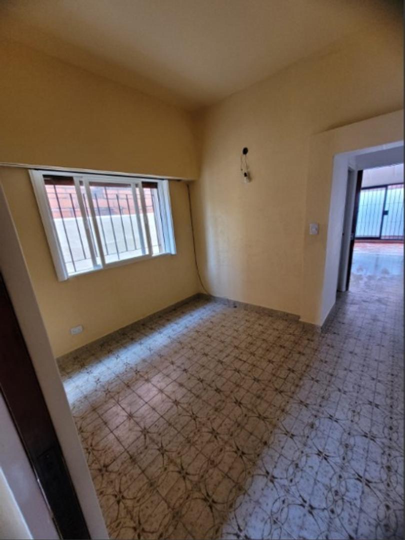 Casa 2 ambientes con 1 baño
