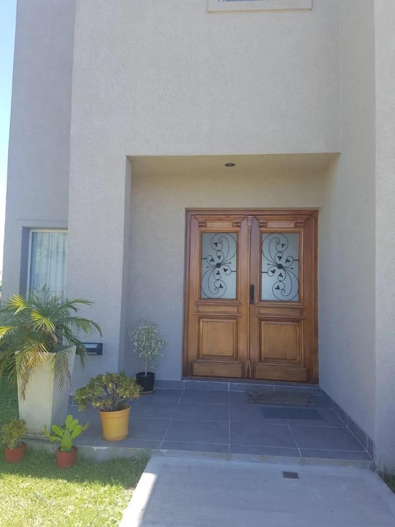 Av. De Los Lagos 100