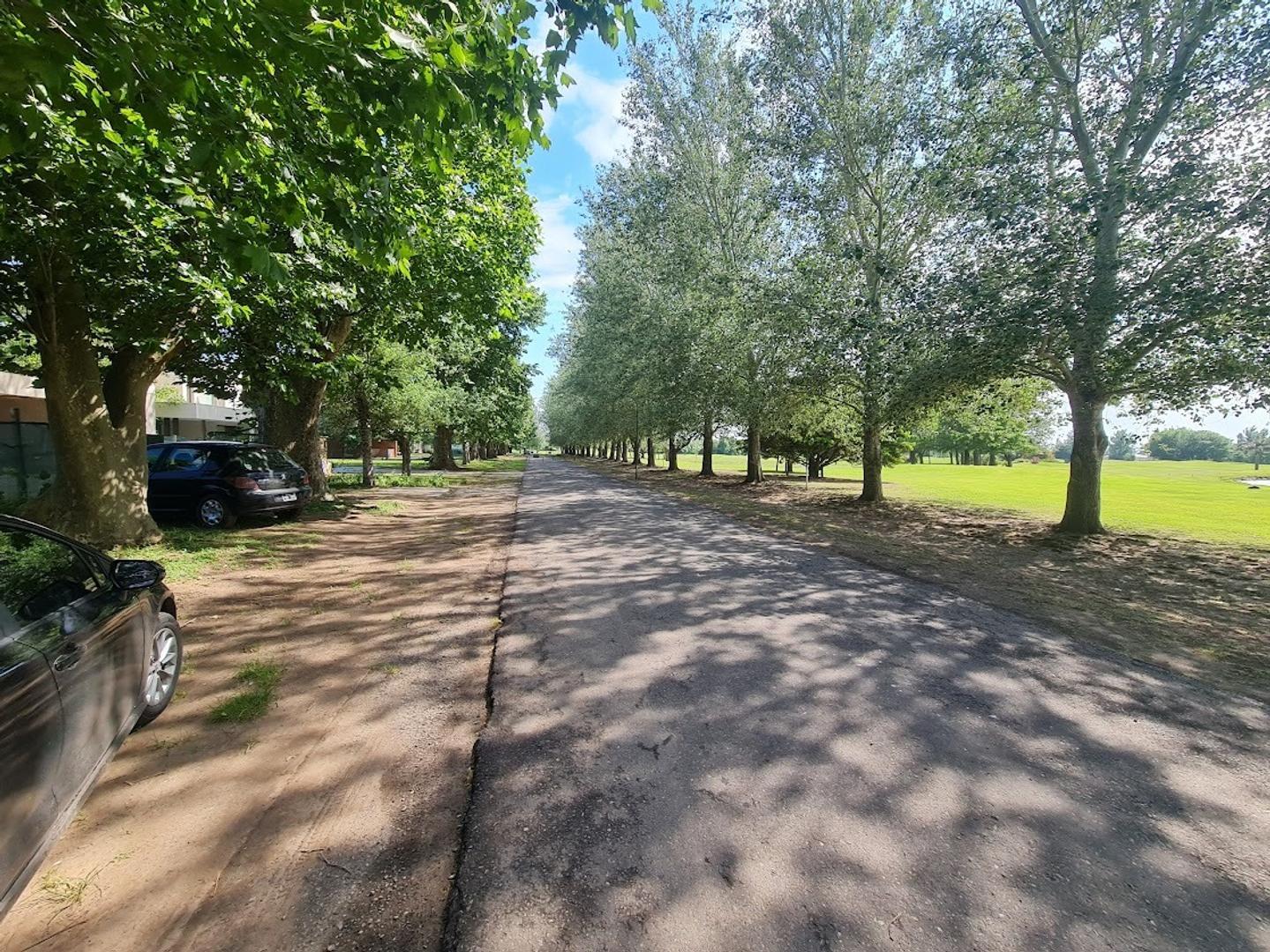 Casa en Venta con 4 cocheras