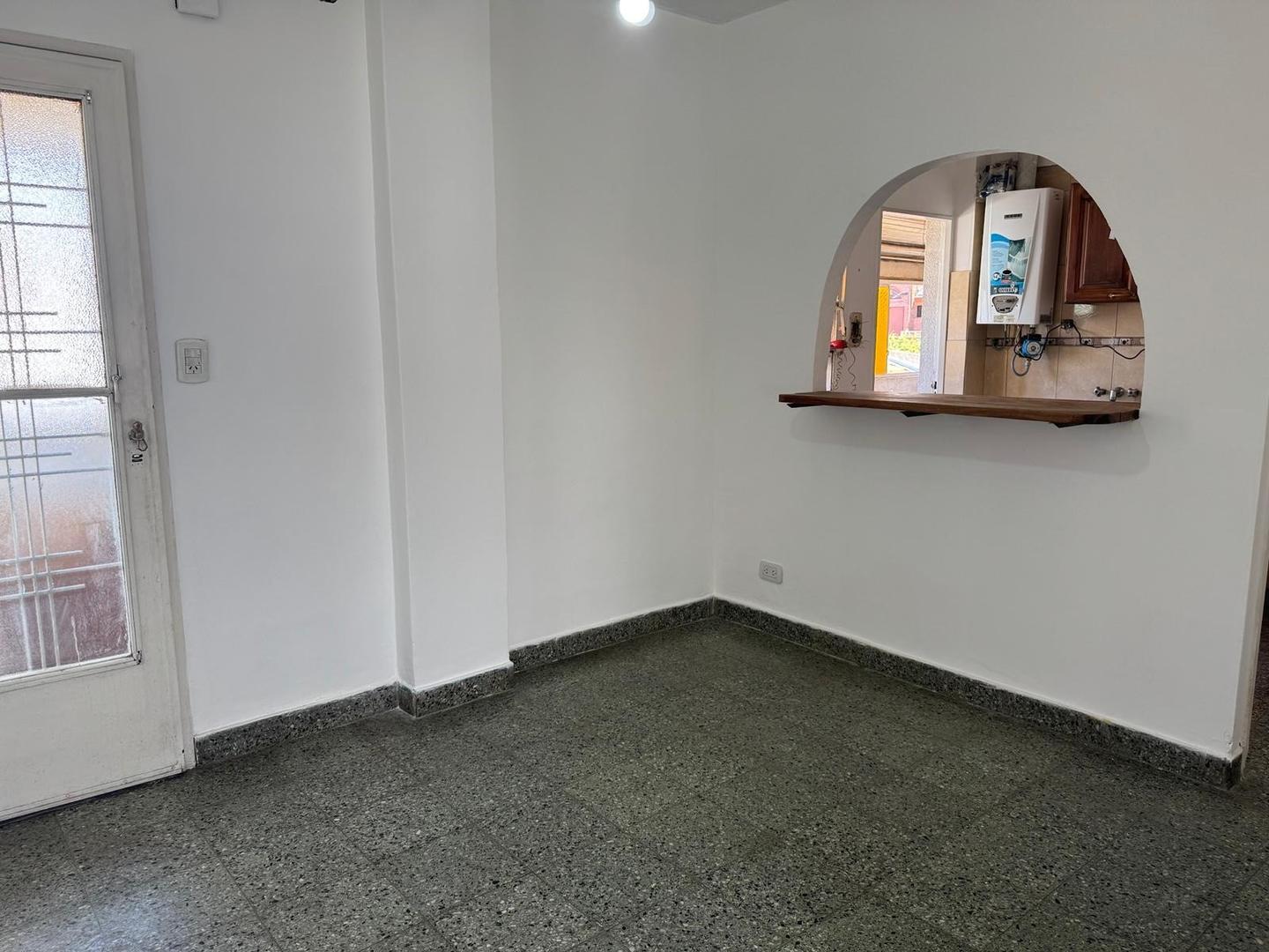Departamento en Alquiler en Villa Sarmiento, $ 600.000