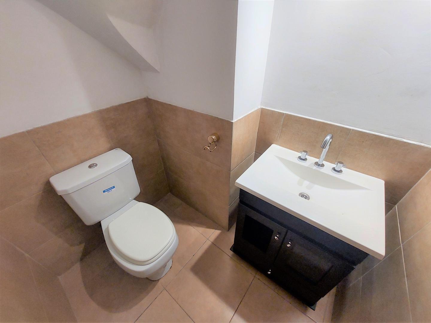 Casa 3 ambientes con 2 baños