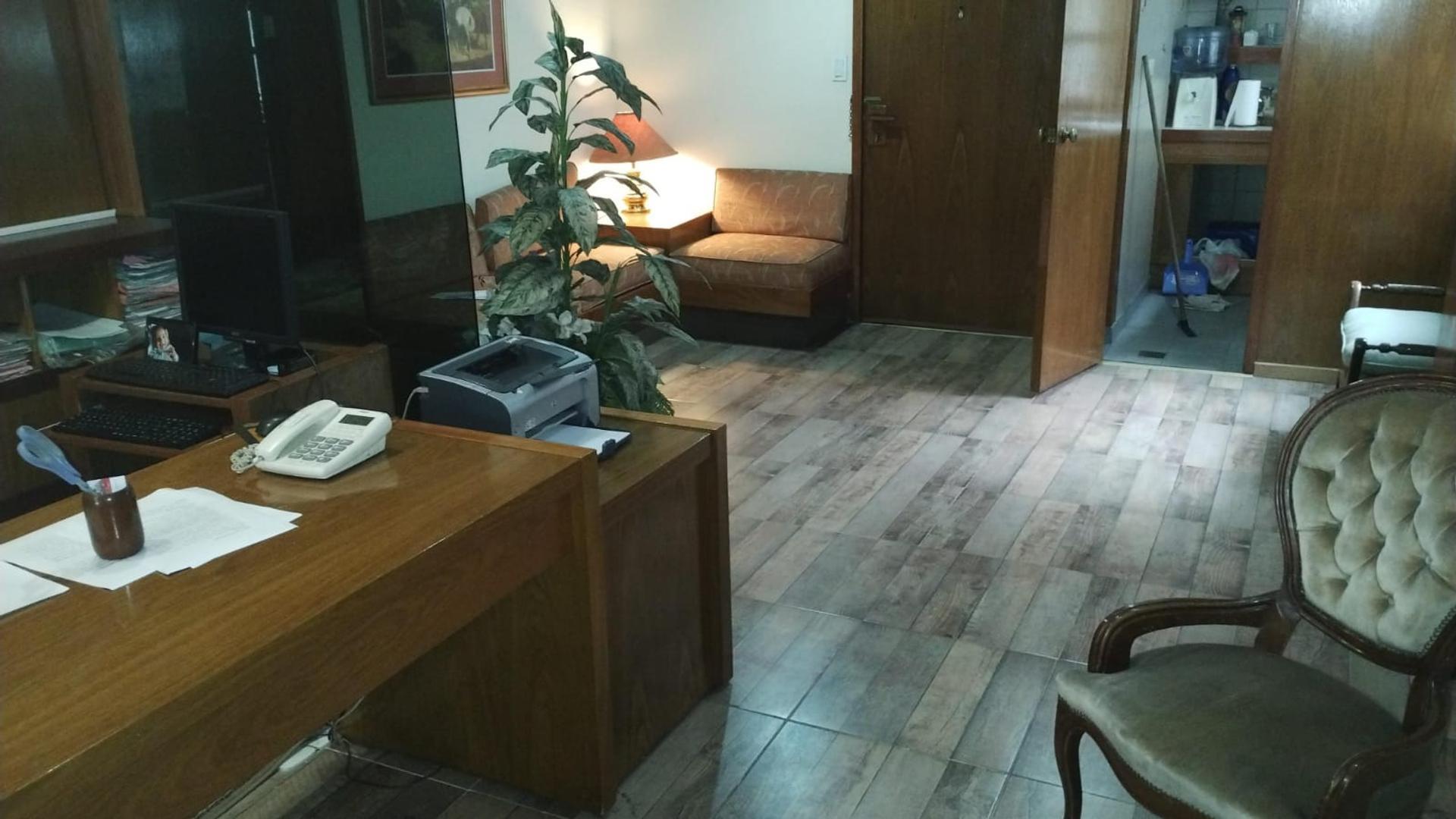 Oficina en Venta en Tribunales, USD 175.000