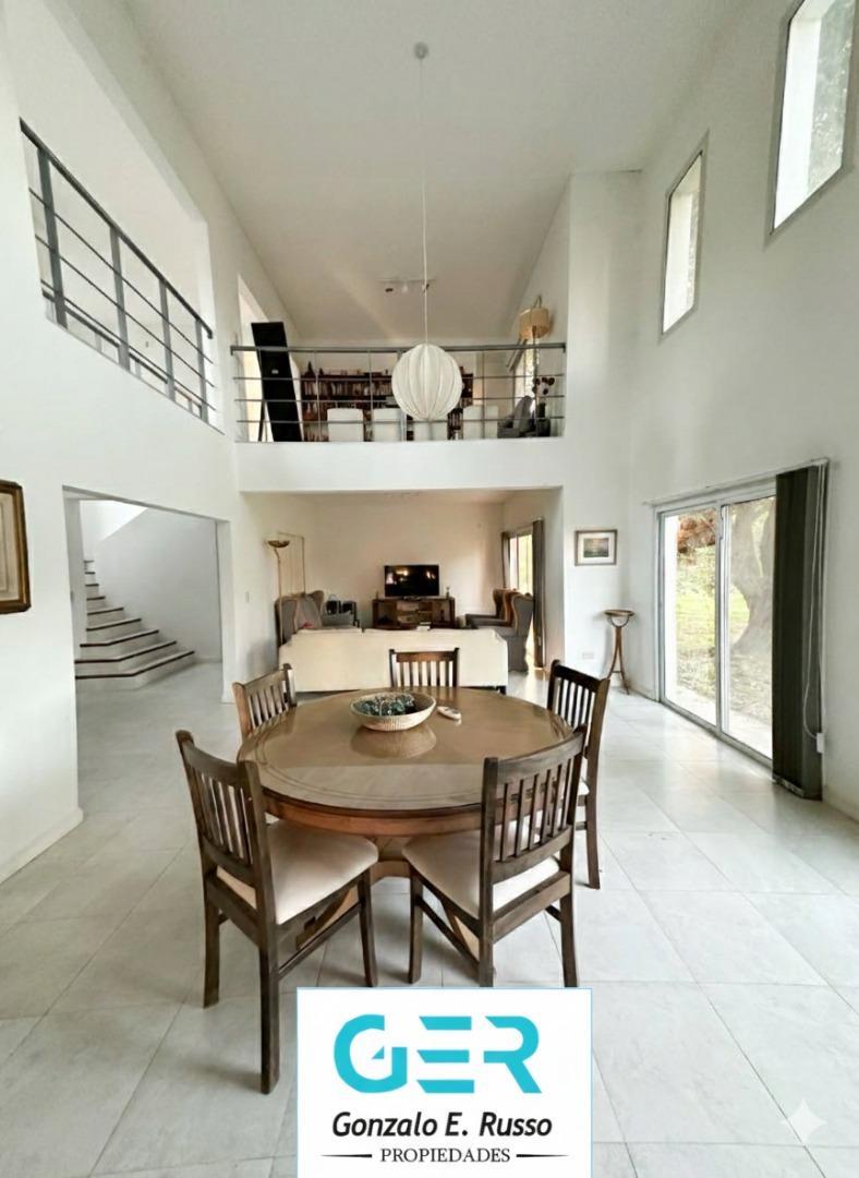 Venta casa 4 ambientes en Fincas de San Vicente Chacras