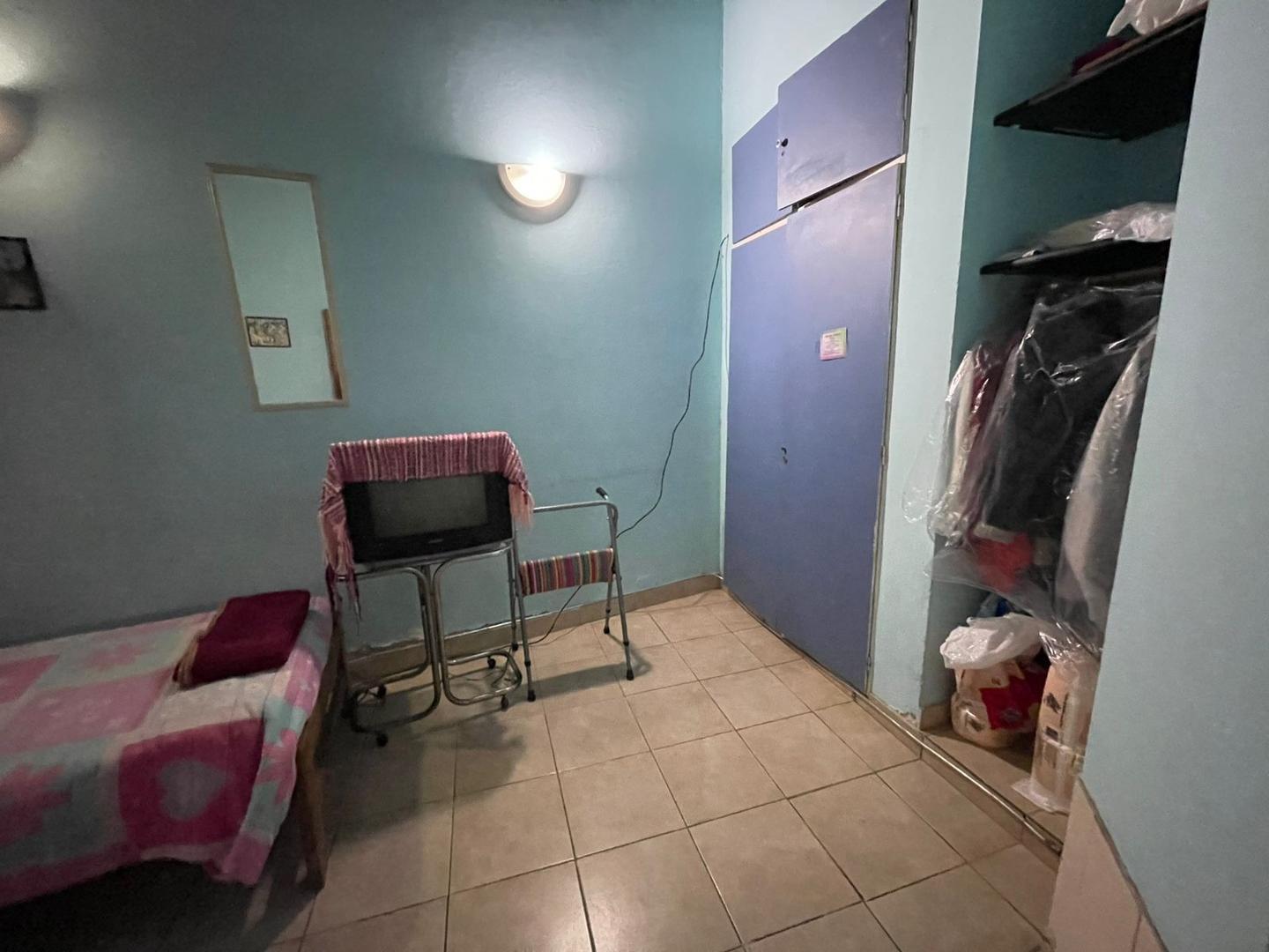 Casa 8 ambientes con 4 baños