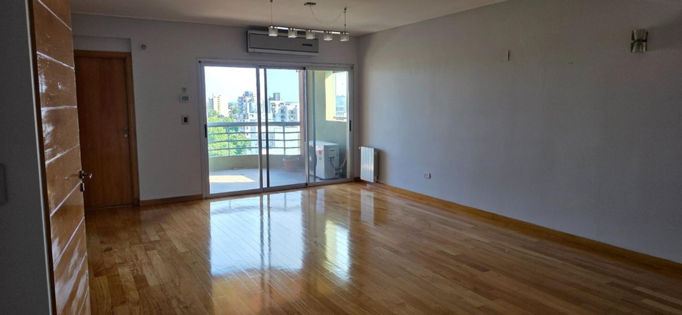Departamento en Alquiler con 2 cocheras