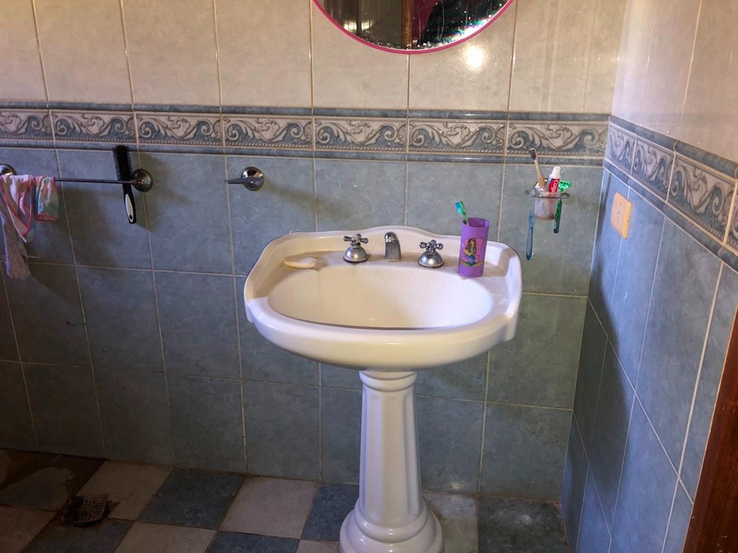 Casa en Venta con 3 cocheras