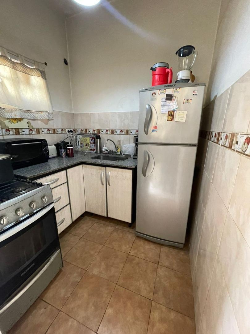 Casa 2 ambientes con 1 baño