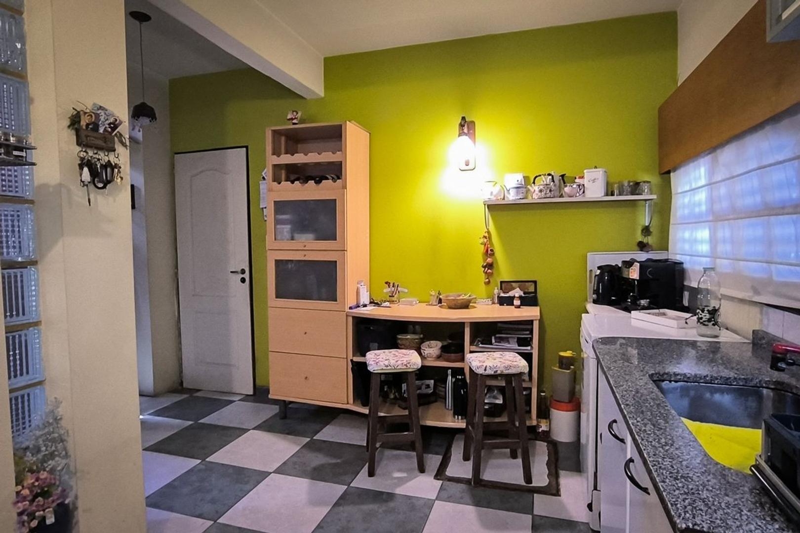 VENTA DE CASA 5 AMBIENTES ADROGUE CENTRO PILETA