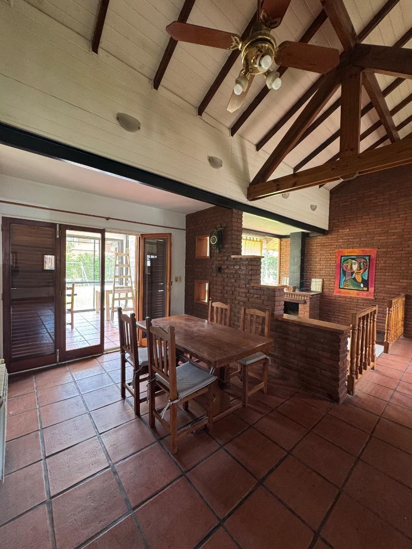 Casa en Venta con 6 cocheras