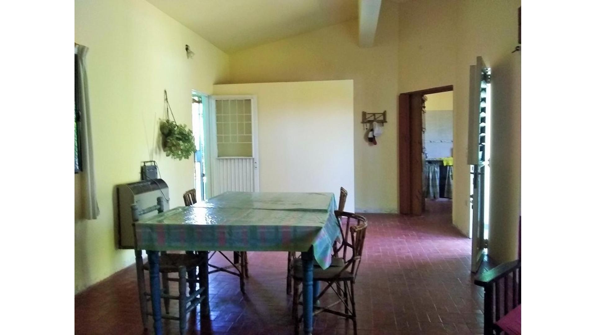 Casa 3 ambientes con 1 baño