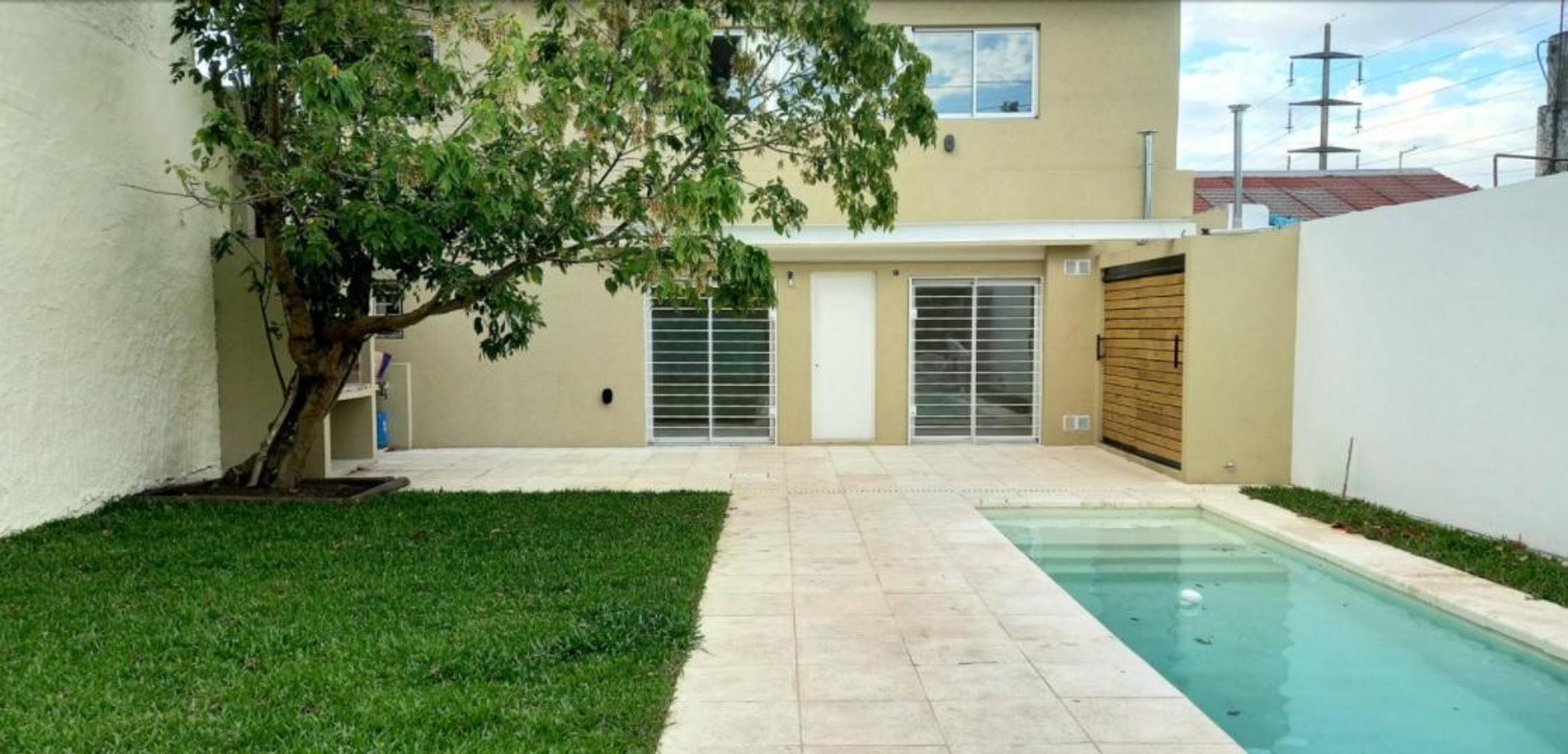 CASA EN VENTA - Parque Leloir