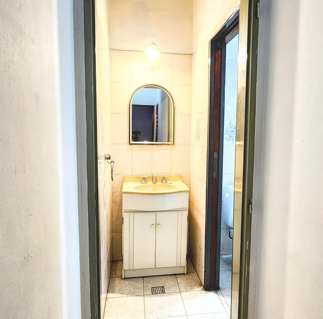 Departamento 3 Ambientes con Cochera incluida.