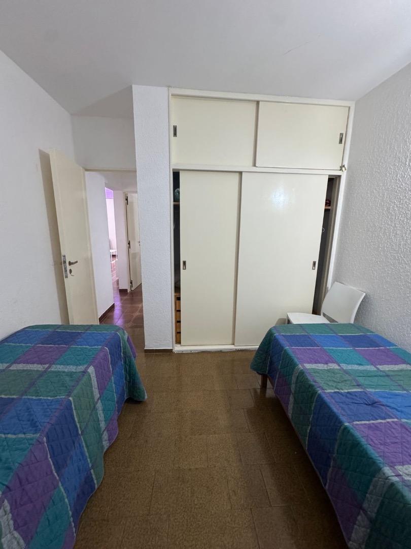 Depto 3amb lateral con cochera cubierta