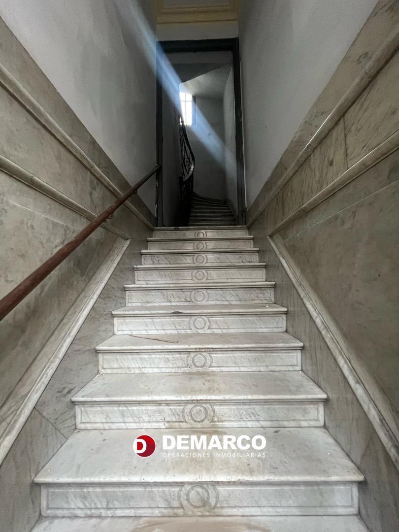 Depto Tipo Casa en Venta de 6 ambientes