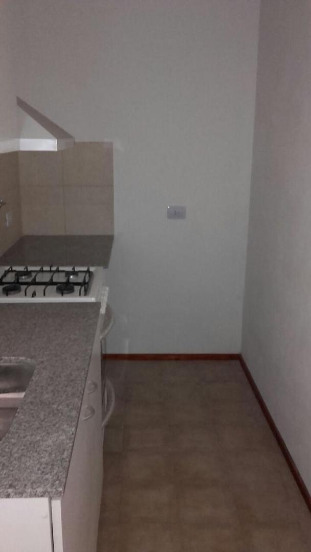 Casa 2 ambientes con 1 baño