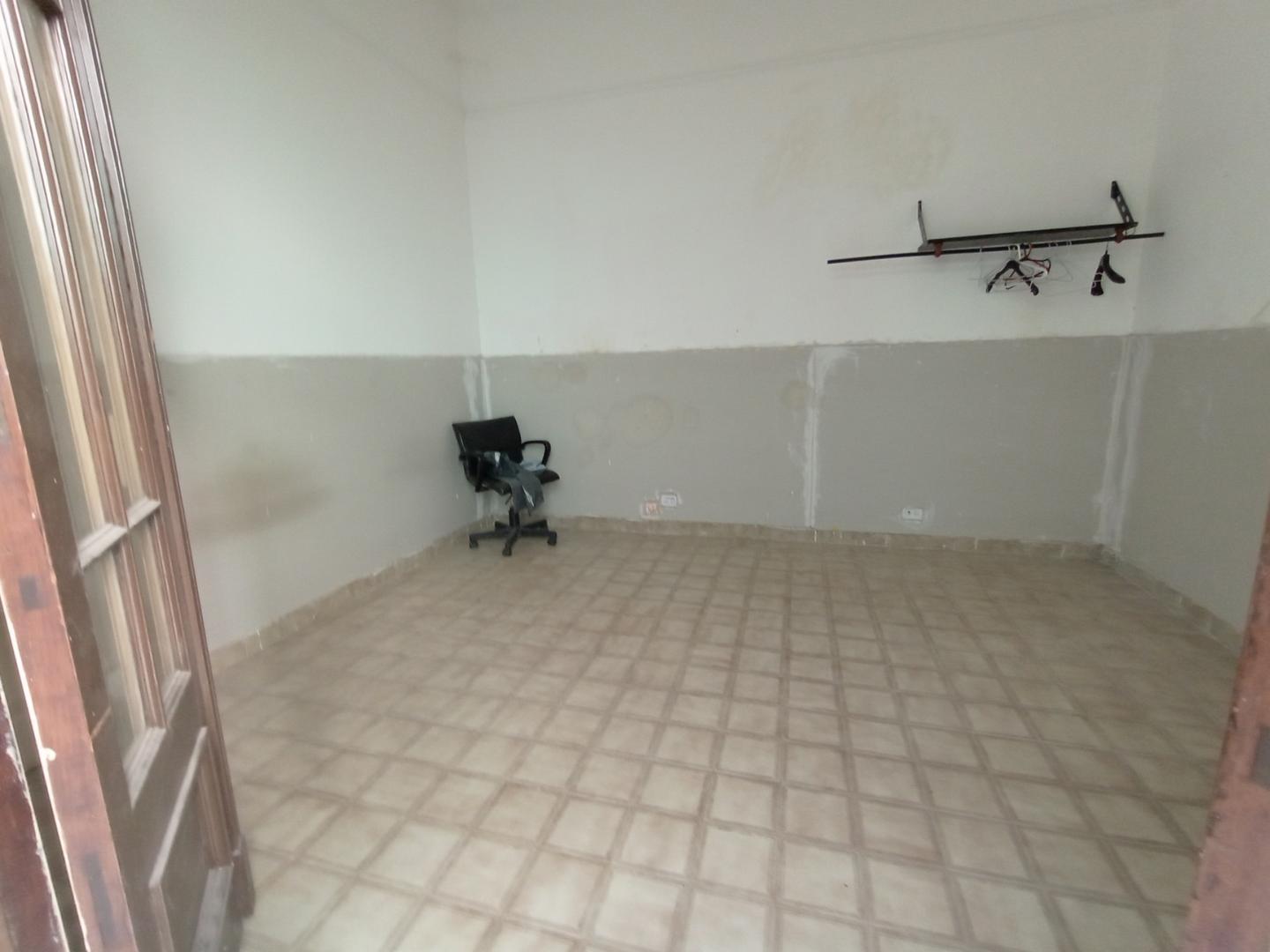 Depto Tipo Casa 5 ambientes con 1 baño