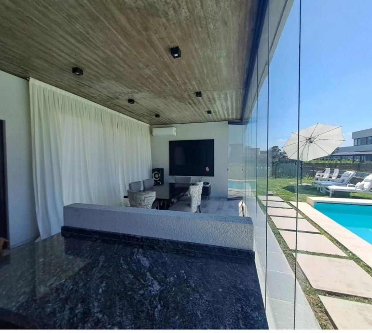 casa 4 ambientes en Lagos de Canning