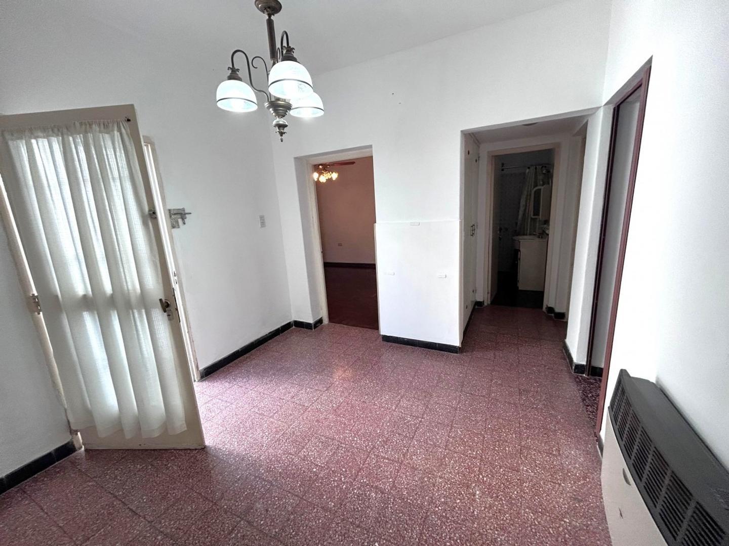 Casa en Venta en Lisandro De La Torre, USD 69.900