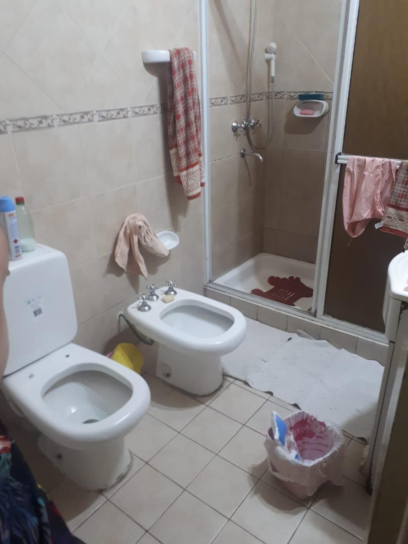 SE VENDE: JUAN B. JUSTO 1765. CASA DE DOS DORMITORIOS