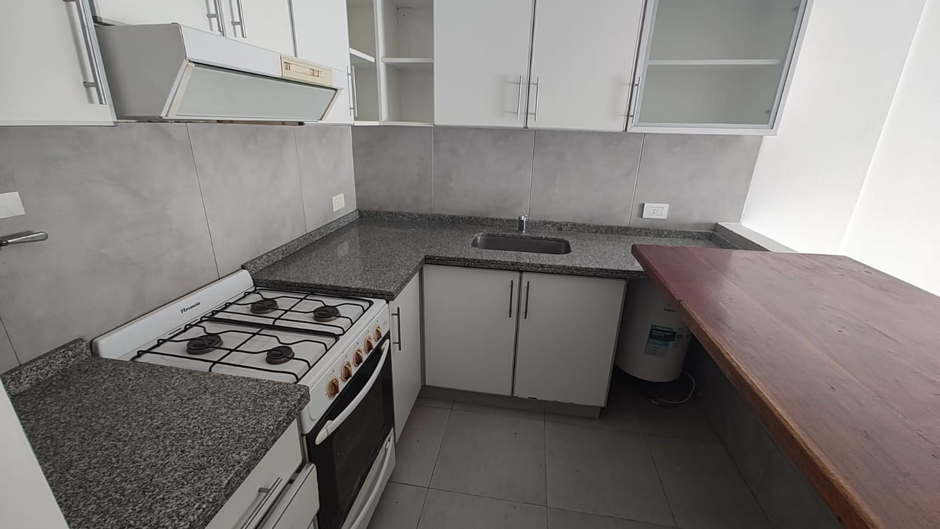 Lope De Vega 2800, Piso 1