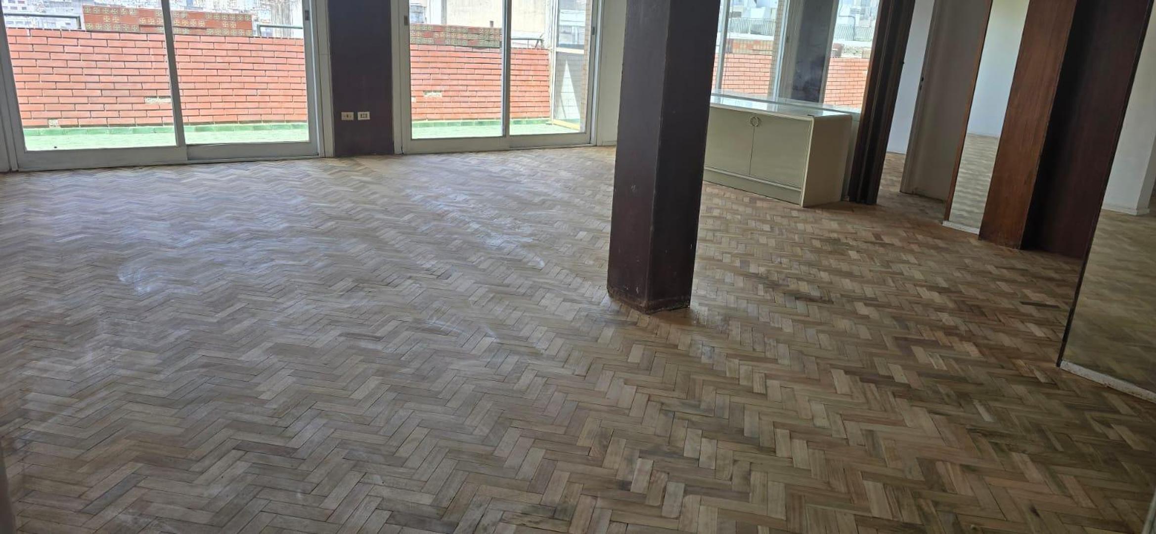 Viamonte y Pueyrredon- Balvanera- Semipiso a RECICLAR 200m2