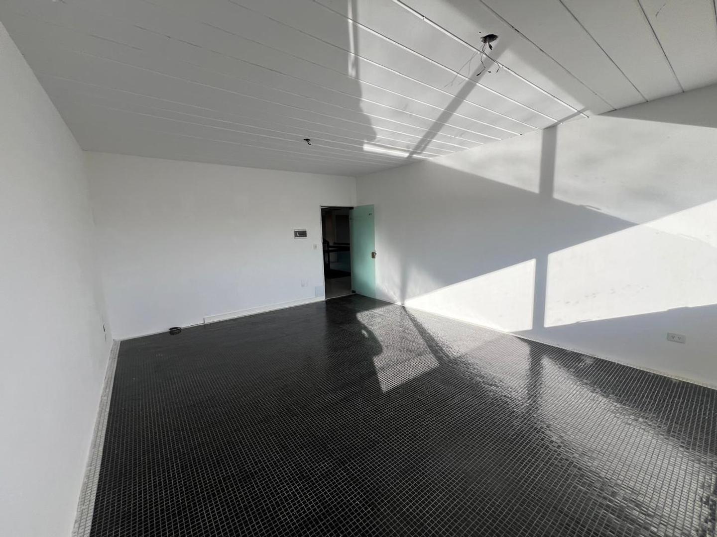 Oficina en Alquiler en Benavidez, $ 720.000