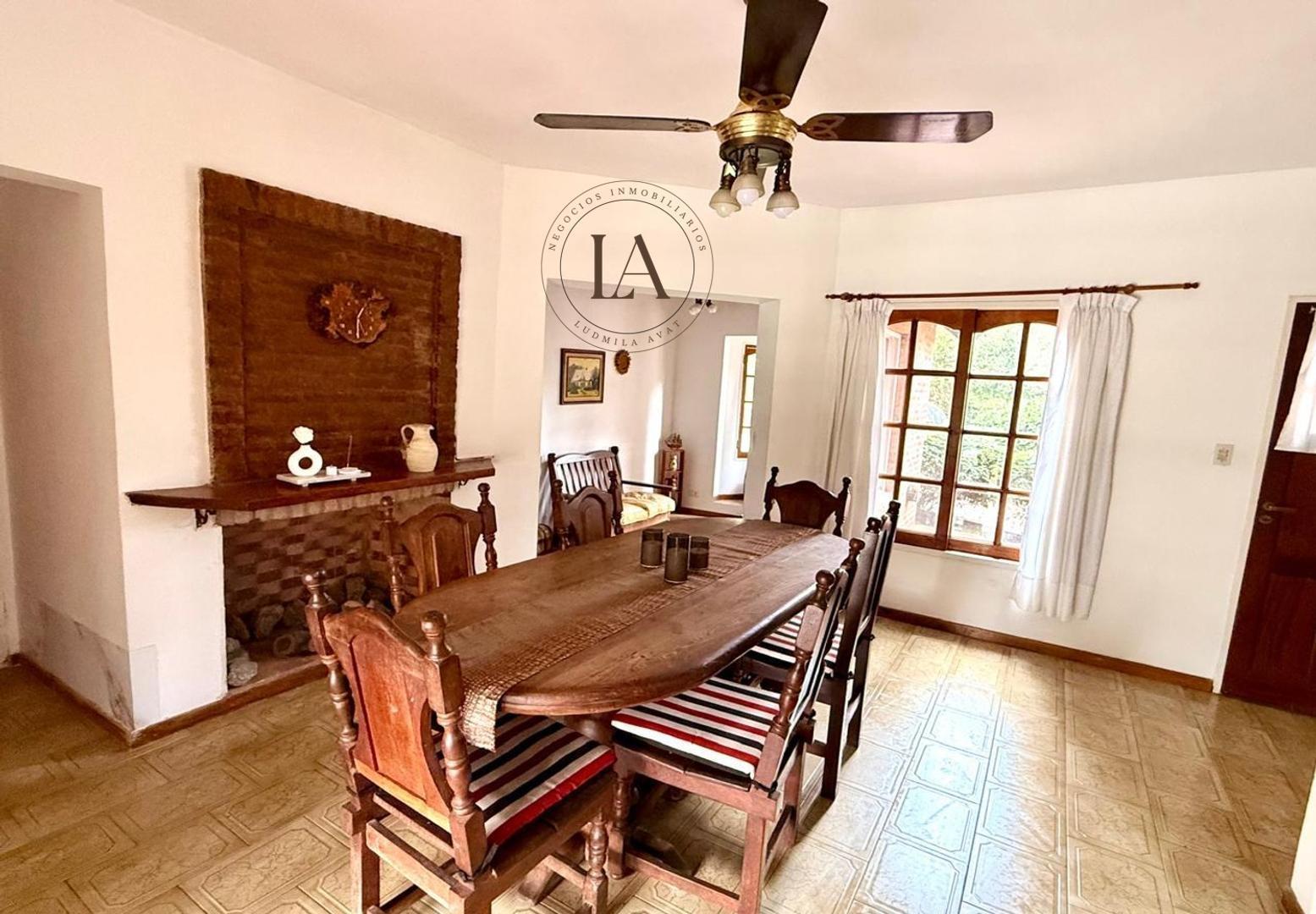 Casa 4 ambientes con 2 baños
