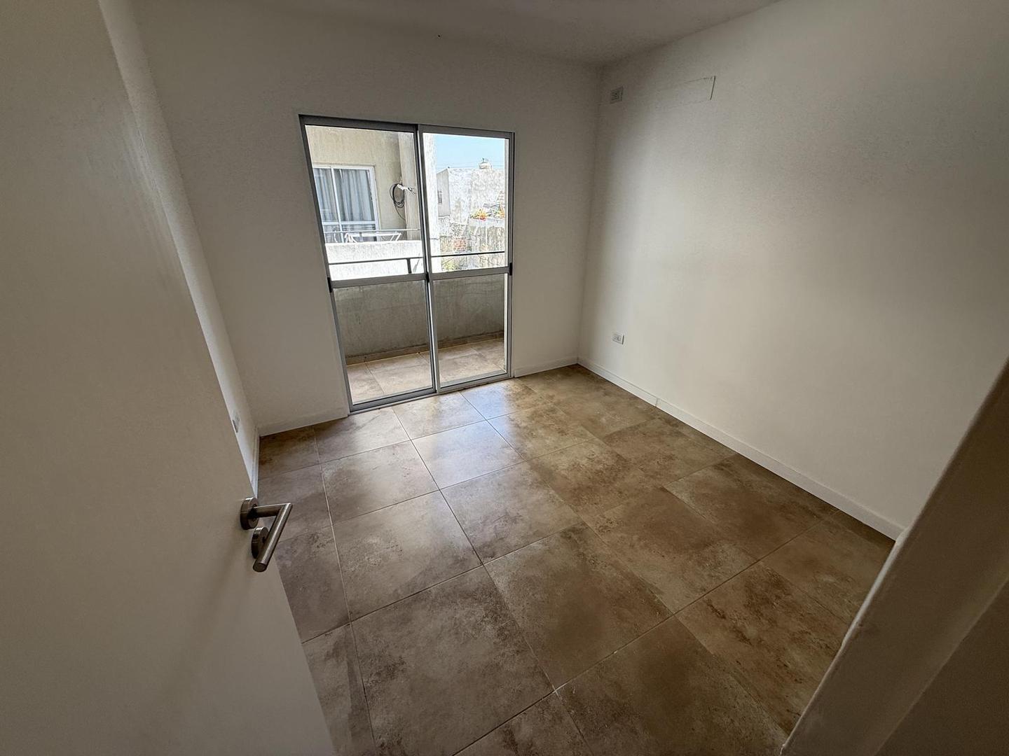 Departamento en Alquiler en Sarandi, USD 650.000