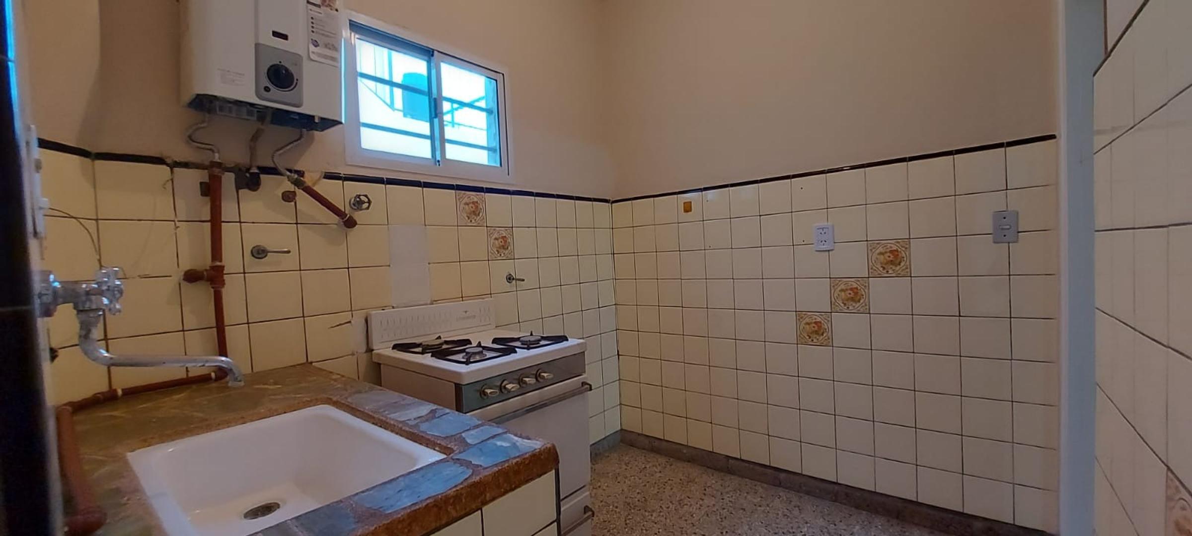 Ph al fondo de 3 ambientes c/patio