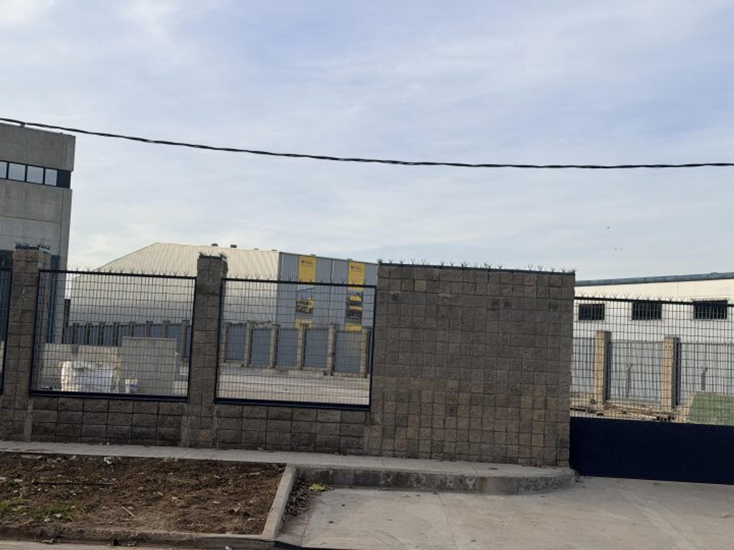 Galpon en Alquiler 40  mts Frente