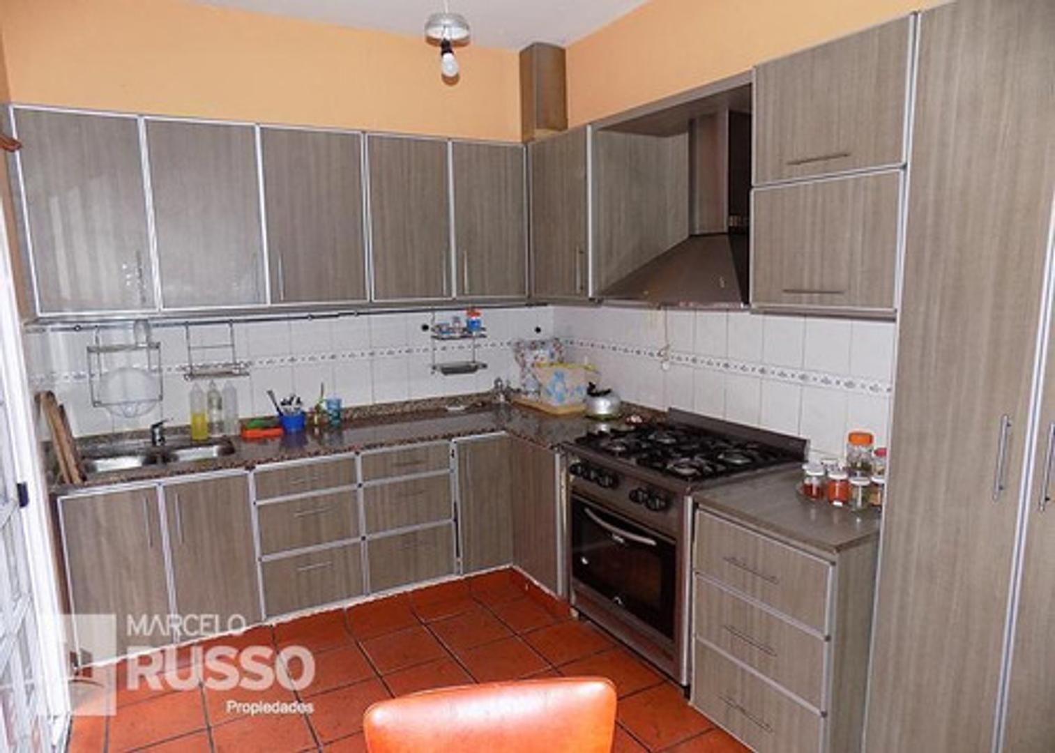 Casa 3 Ambientes En P.h.