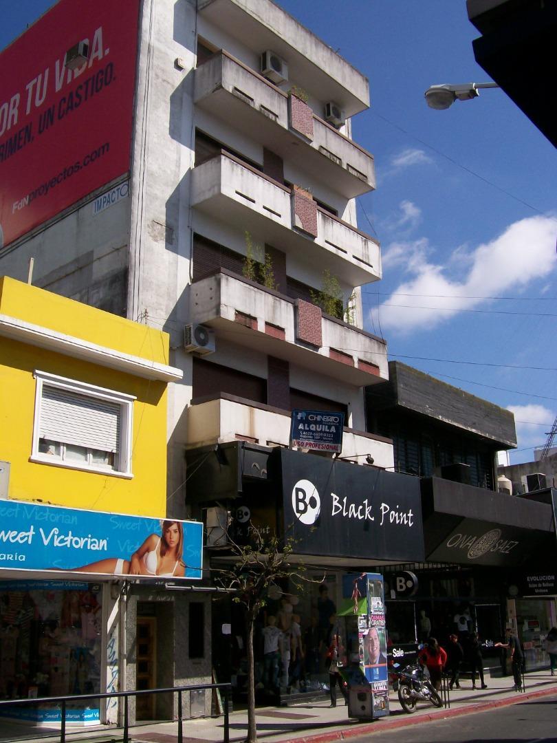 3 DORM, 2 BAÑOS A MTS DEL MUNICIPIO APTO CREDITO BANCARIO