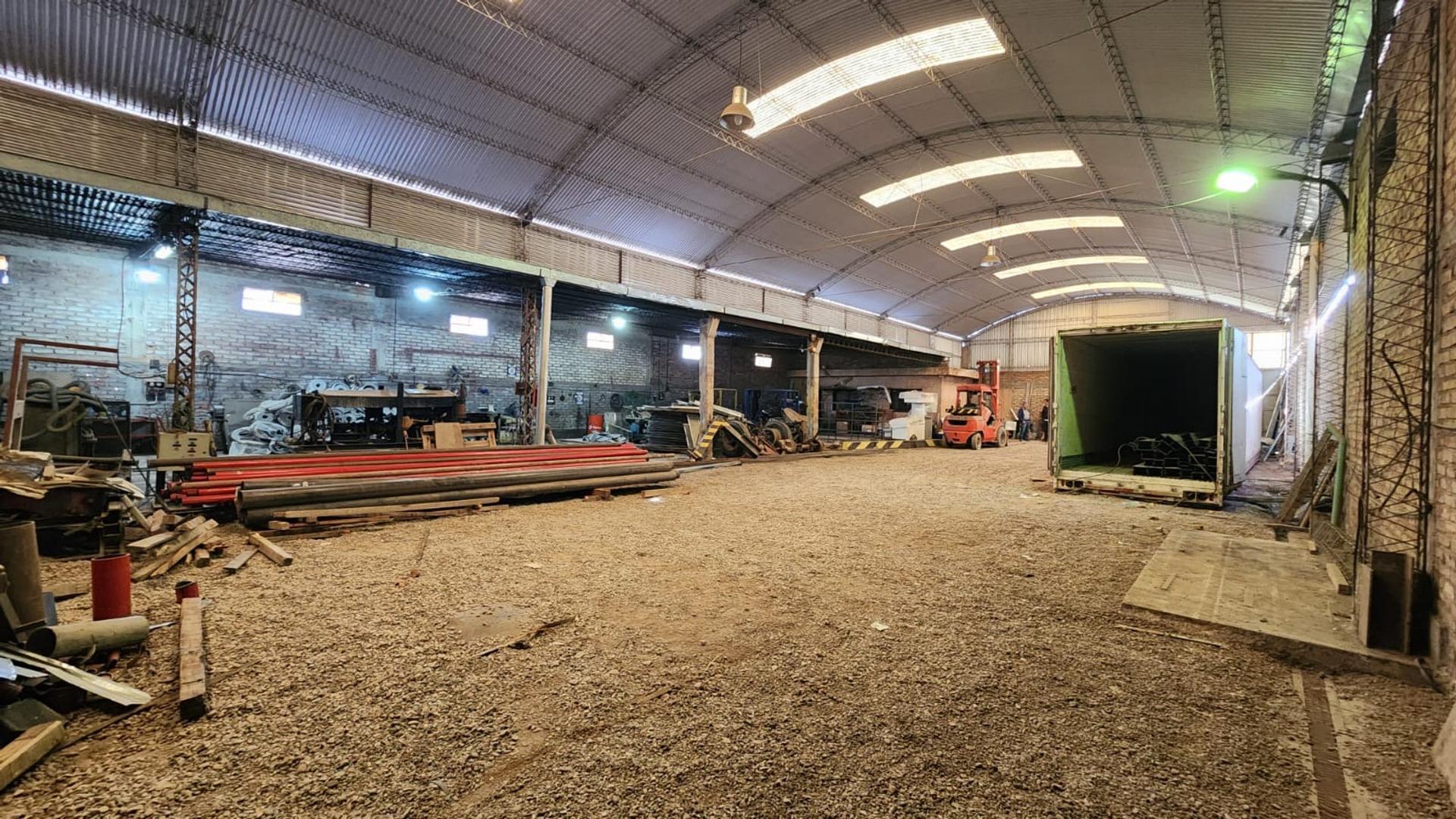 Galpon en Venta en Luzuriaga, USD 180.000