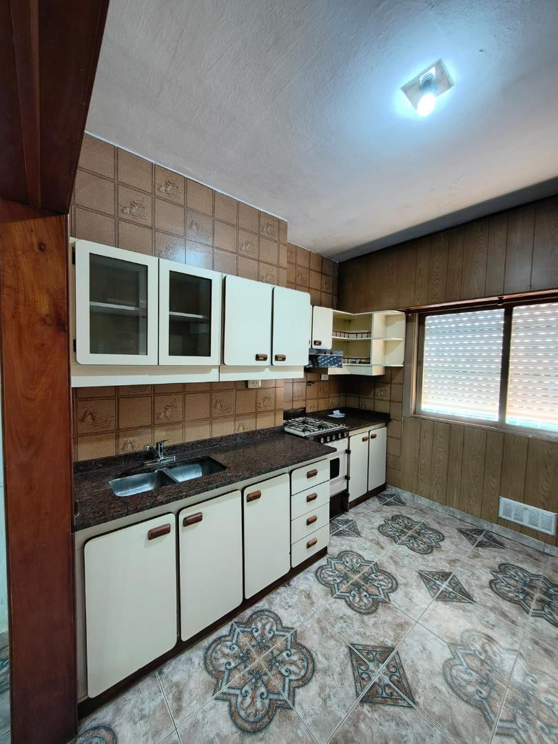 Casa en alquiler - 5 amb. - Salvador Cetra 1933