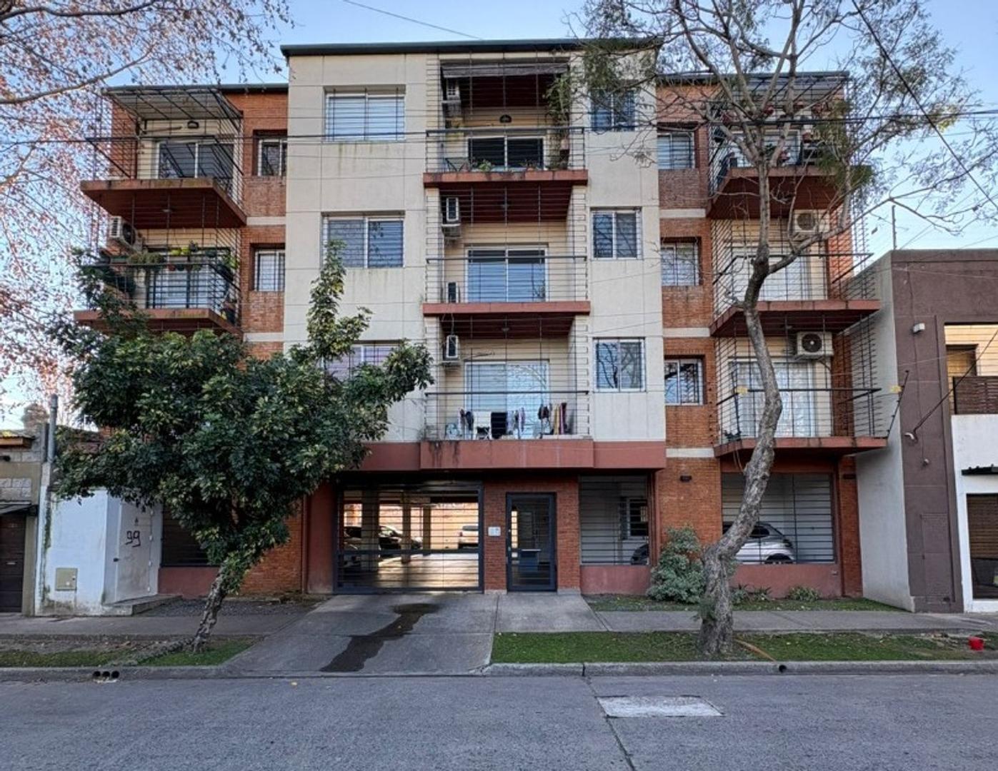 VENTA depto 2 ambientes BERNAL