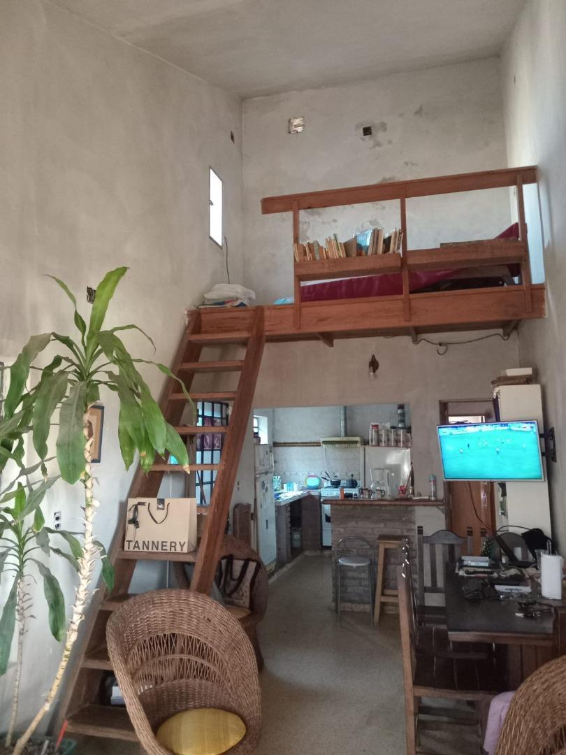 Av Hipolito Irigoyen 1727