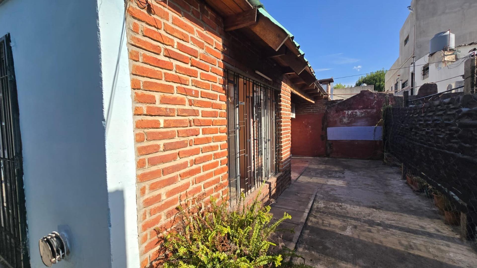 Casa PH aIquiler 2 ambientes Ituzaingo Norte